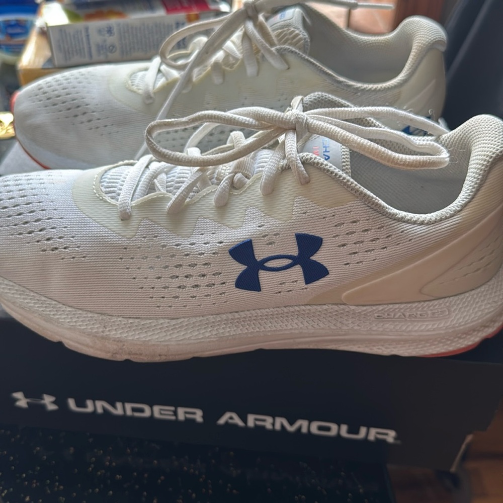 Amazing comfortable sneakers . My best and most favorite designer under armour